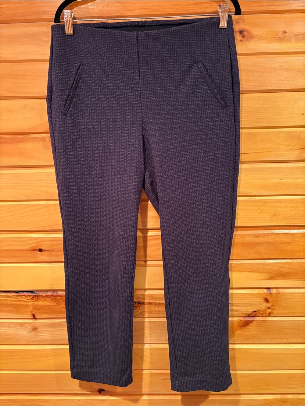 Chico's Cropped Ponte Ankle Pants in Dark Navy